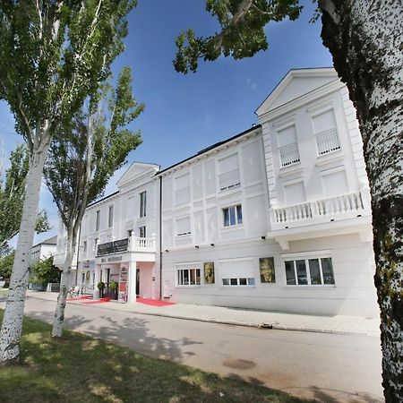 25H Spa-Residenz Best Sleep Privat Garden & Pools Neusiedl am See Dış mekan fotoğraf