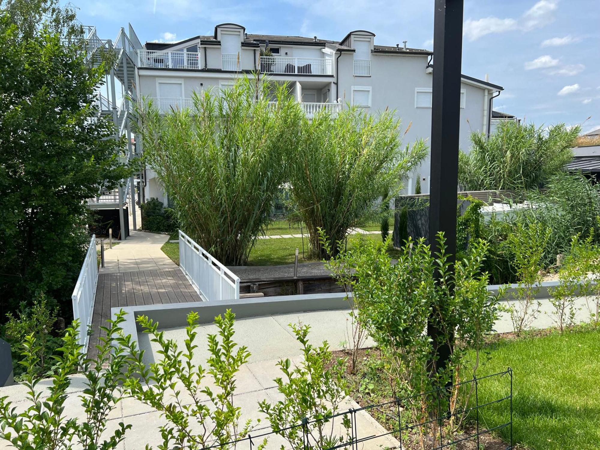 25H Spa-Residenz Best Sleep Privat Garden & Pools Neusiedl am See Dış mekan fotoğraf